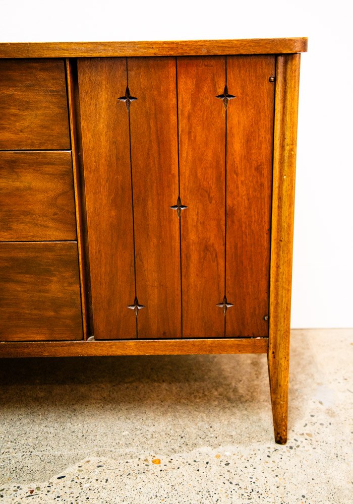 Mid Century Modern Credenza Cabinet Broyhill Saga Wide 3 Drawer Walnut Solid Mcm - Image 8