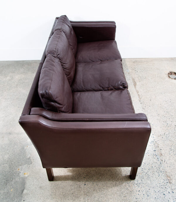Mid Century Danish Modern Sofa Couch Leather 3 Seater Burgundy Brown Wood Legs - Image 3