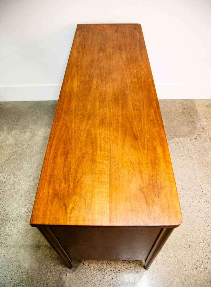 Mid Century Modern Credenza Cabinet Broyhill Saga Wide 3 Drawer Walnut Solid Mcm - Image 4