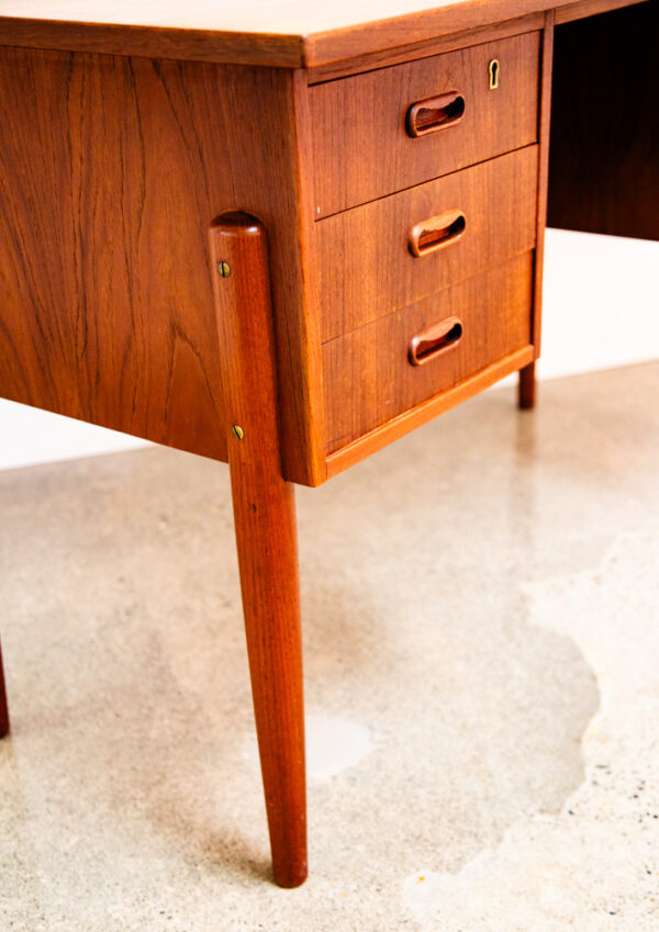 Mid Century Danish Modern Desk Executive Teak 6 Drawer Bookshelf Floating Lock - Image 7