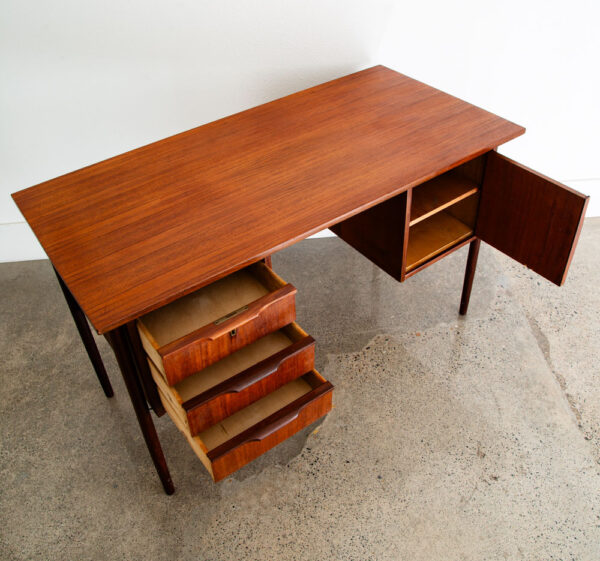 Mid Century Danish Modern Desk Executive Teak 3 Drawer Floating Lock Cabinet Mcm - Image 8