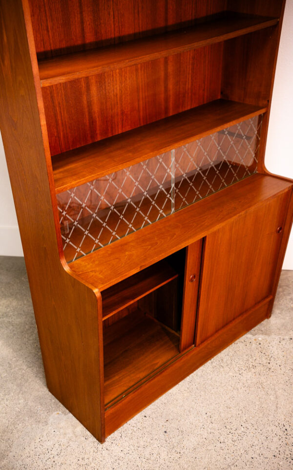 Mid Century Danish Modern Credenza Bookshelf Cabinet Teak Shelves Glass Doors NM - Image 5