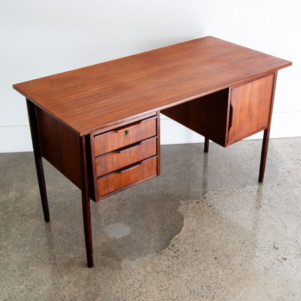 Mid Century Danish Modern Desk Executive Teak 3 Drawer Floating Lock Cabinet Mcm