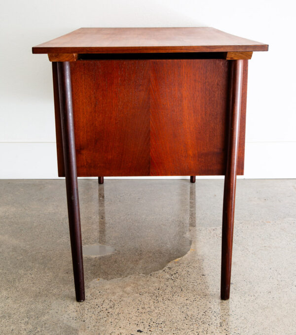 Mid Century Danish Modern Desk Executive Teak 3 Drawer Floating Lock Cabinet Mcm - Image 4