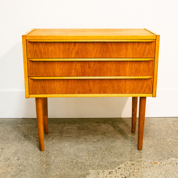 Mid Century Danish Modern Chest Drawers Dresser 3 drawer Oak Wood Denmark Blonde - Image 2