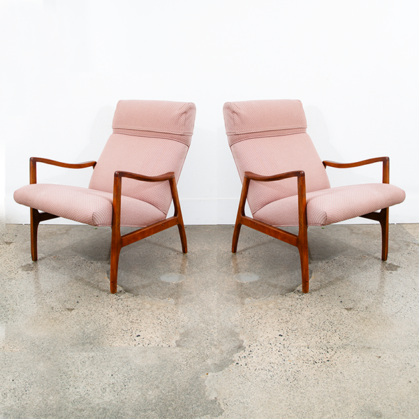 Mid Century Danish Modern Lounge Chairs Set 2 Salmon Pink Peach Armchairs Mcm