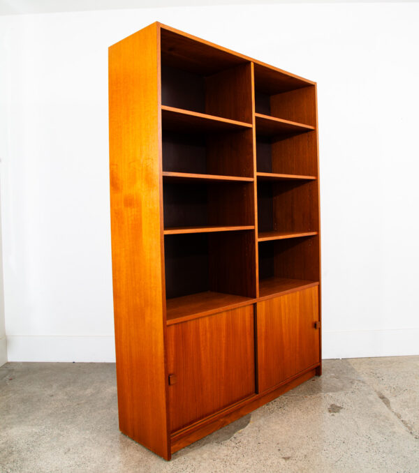 Mid Century Danish Modern Credenza Bookshelf Cabinet Teak Shelves Sliding Doors