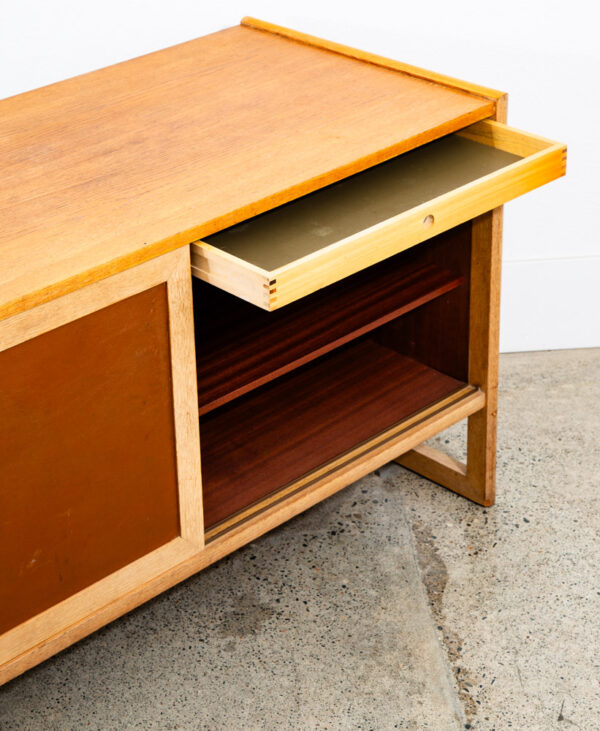 Mid Century Danish Modern Credenza Sideboard Solid Oak Leather Sliding Doors Mcm - Image 9