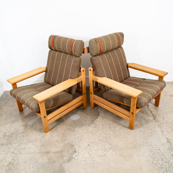 Mid Century Danish Modern Lounge Chairs Pair Oak White Aksel Dalh KP Mobler NM - Image 5