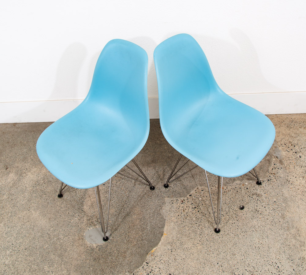 Mid Century Modern Side Chair Shell Blue Off White Herman Miller Eames Chrome NM - Image 10