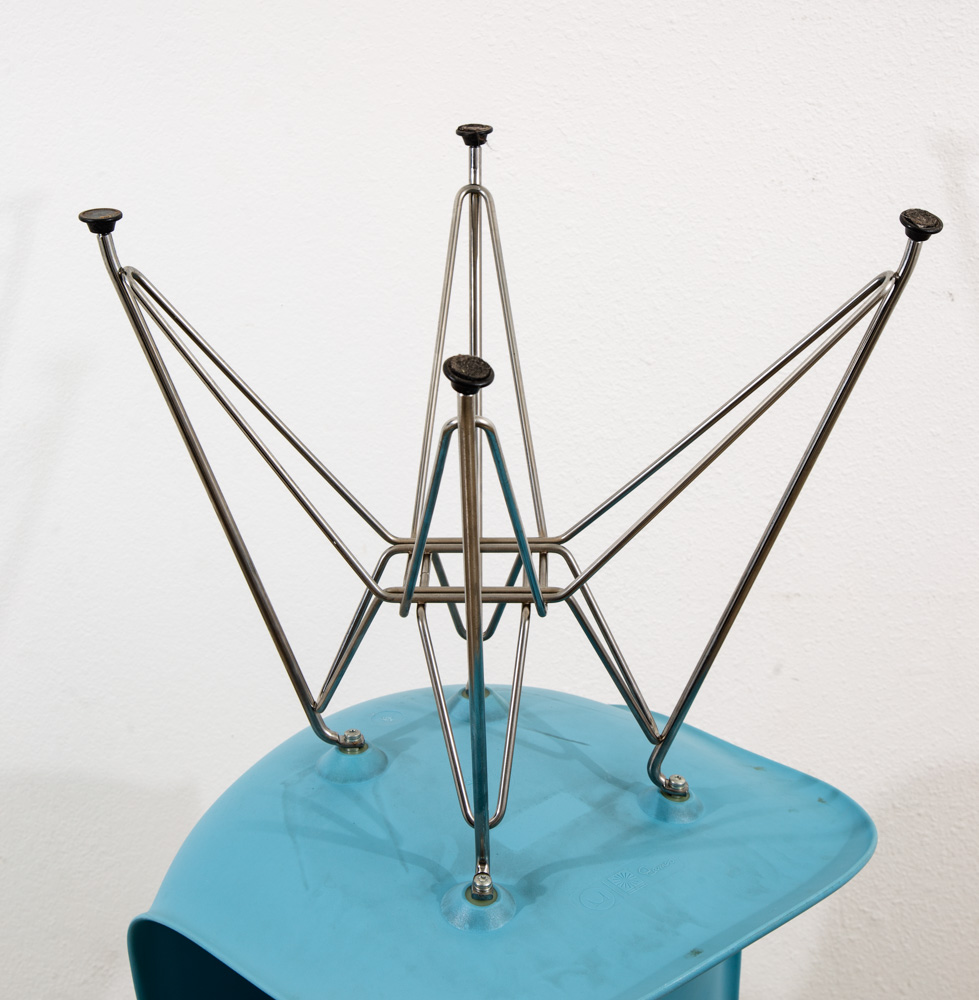 Mid Century Modern Side Chair Shell Blue Off White Herman Miller Eames Chrome NM - Image 9