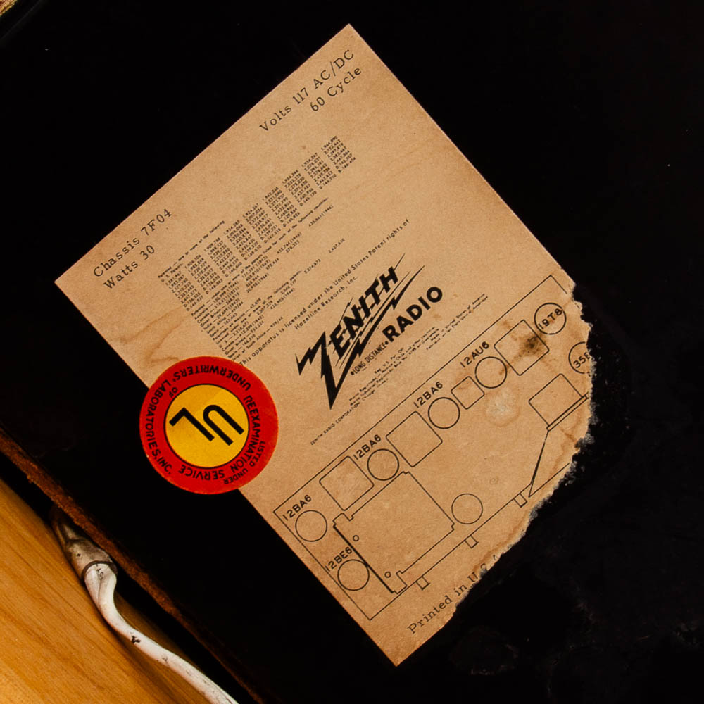 Mid Century Modern Radio Zenith Radio Tube Armstrong System AM-FM R721 Bakelite - Image 6