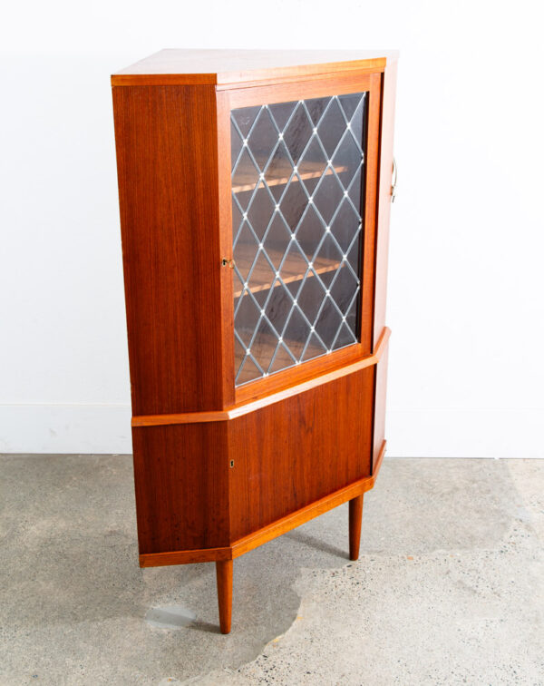 Mid Century Danish Modern Corner Cabinet Teak Wood Bar Denmark Locking Glass - Image 3