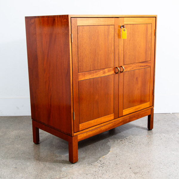 Mid Century Modern Compact Credenza Cabinet Solid Mahogany Soborg 16 Drawers Mcm