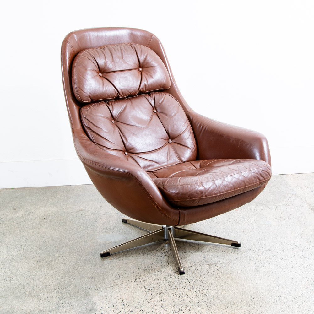 Mid Century Danish Modern Lounge Chair Swivel Brown Leather H.W. Klein Bramin