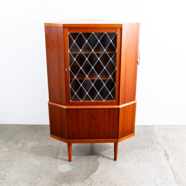 Mid Century Danish Modern Corner Cabinet Teak Wood Bar Denmark Locking Glass - Image 4