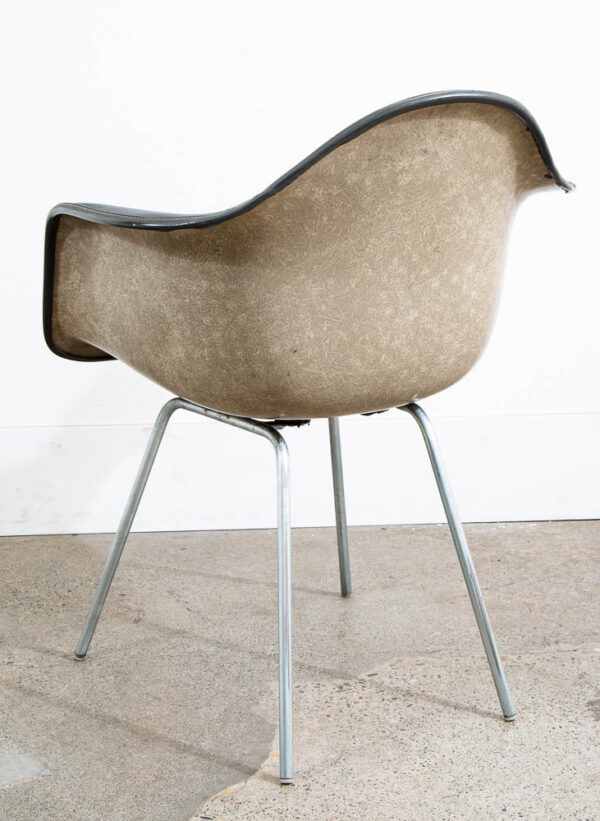 Mid Century Modern Chair Herman Miller Eames Molded Fiberglass Arm Shell Black - Image 4