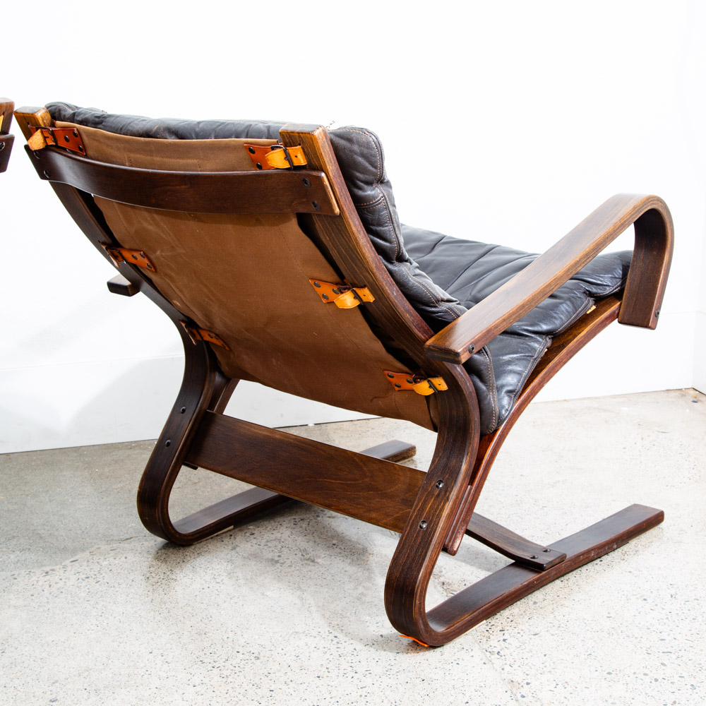 Mid Century Danish Modern Lounge Chairs Black Leather Bentwood Set Pair Komfort - Image 5