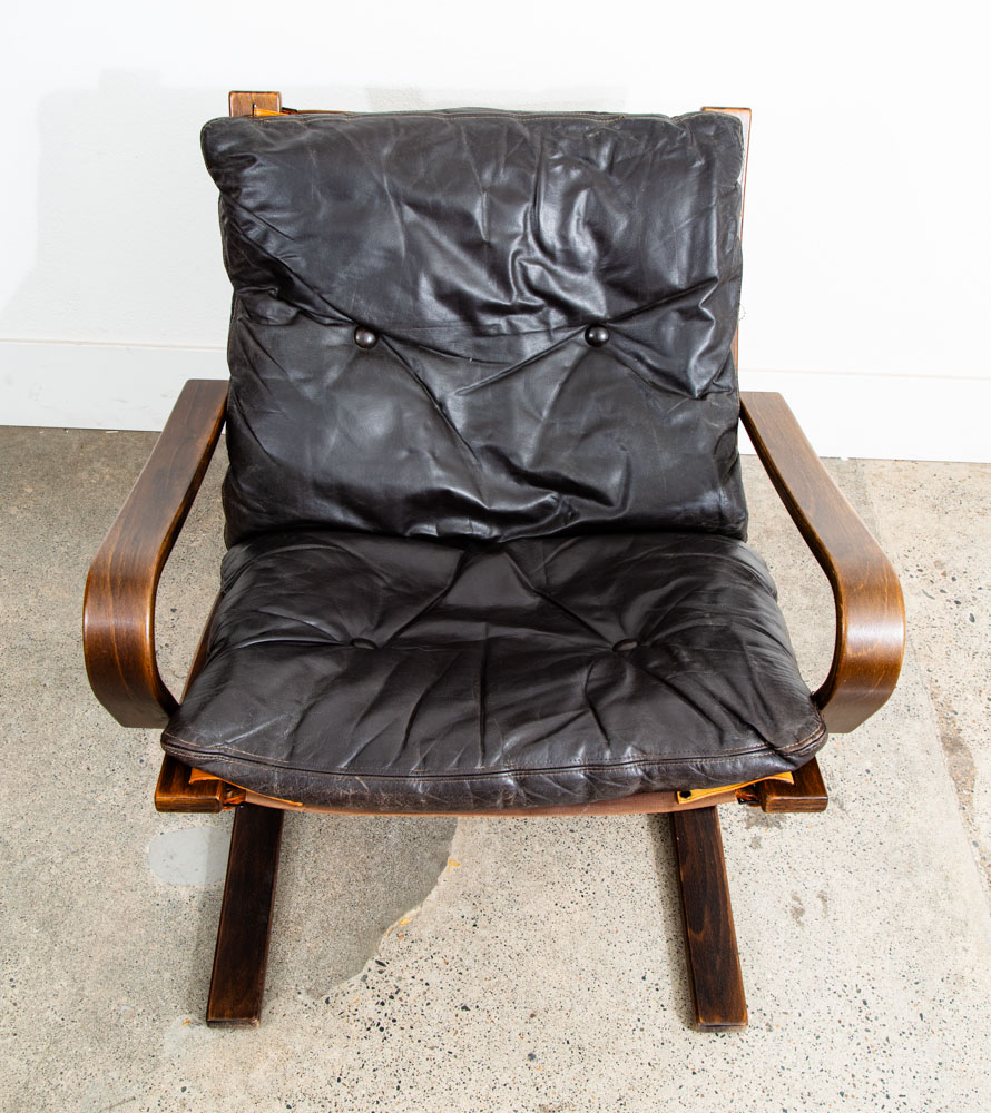 Mid Century Danish Modern Lounge Chairs Black Leather Bentwood Set Pair Komfort - Image 6