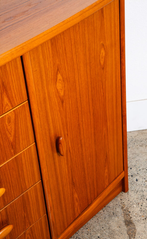 Mid Century Danish Modern Credenza Sideboard Drawers Cabinet Console Media Table - Image 6