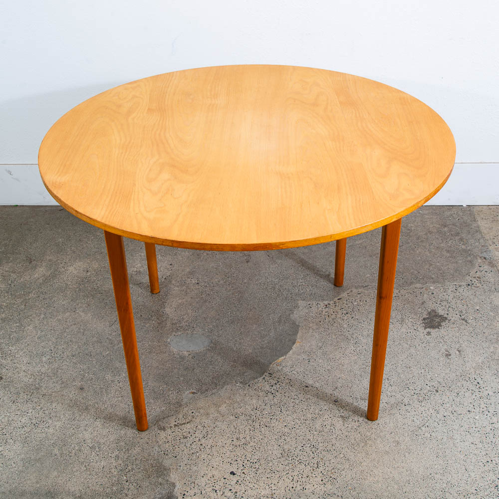 Mid Century Danish Modern Dining Table Oak Round Denmark Circular Refinished Mcm - Image 2