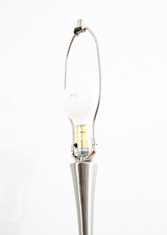 Mid Century Modern Table Lamp Set Pair Laurel Light Lighting Silver Chrome Two. - Image 9