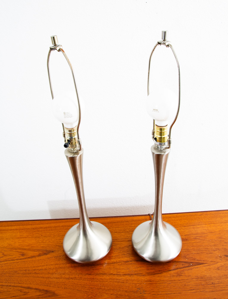 Mid Century Modern Table Lamp Set Pair Laurel Light Lighting Silver Chrome Two. - Image 5