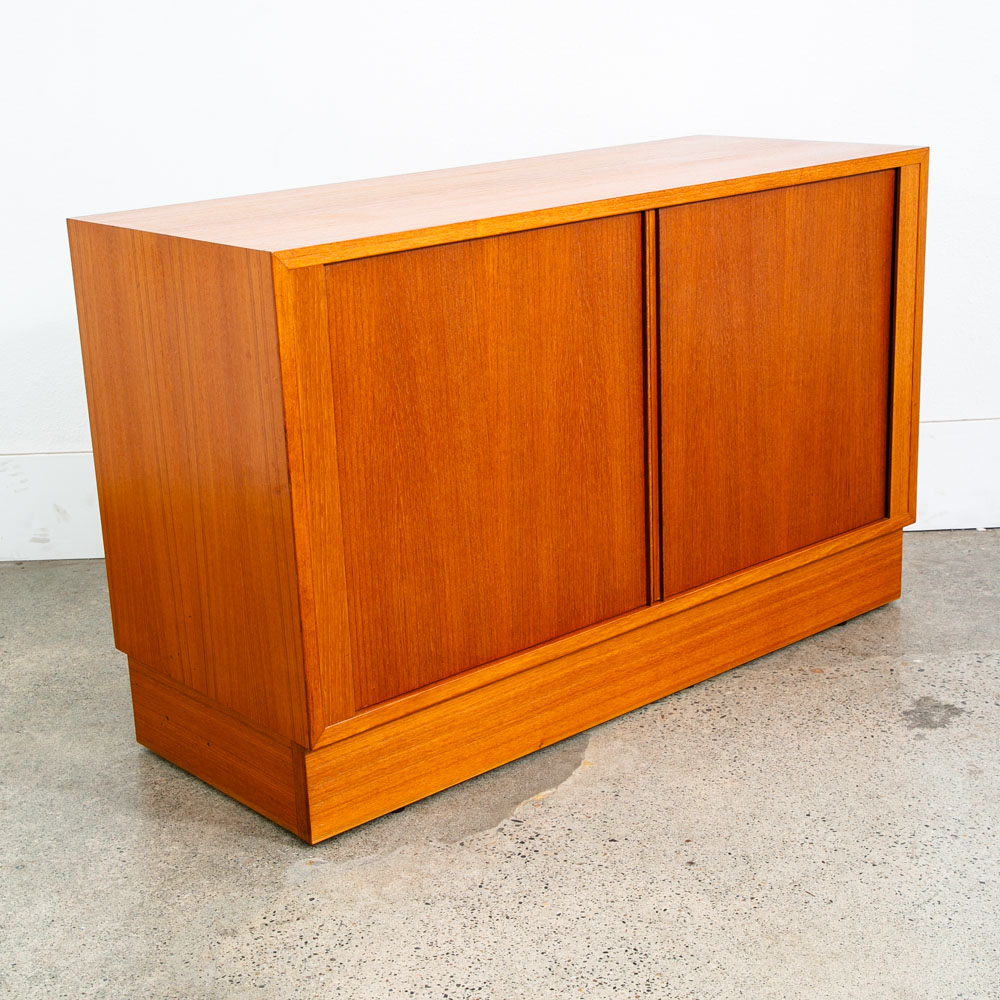 Mid Century Danish Modern Credenza Cabinet Teak Poul Hundevad Tambour Door Mcm