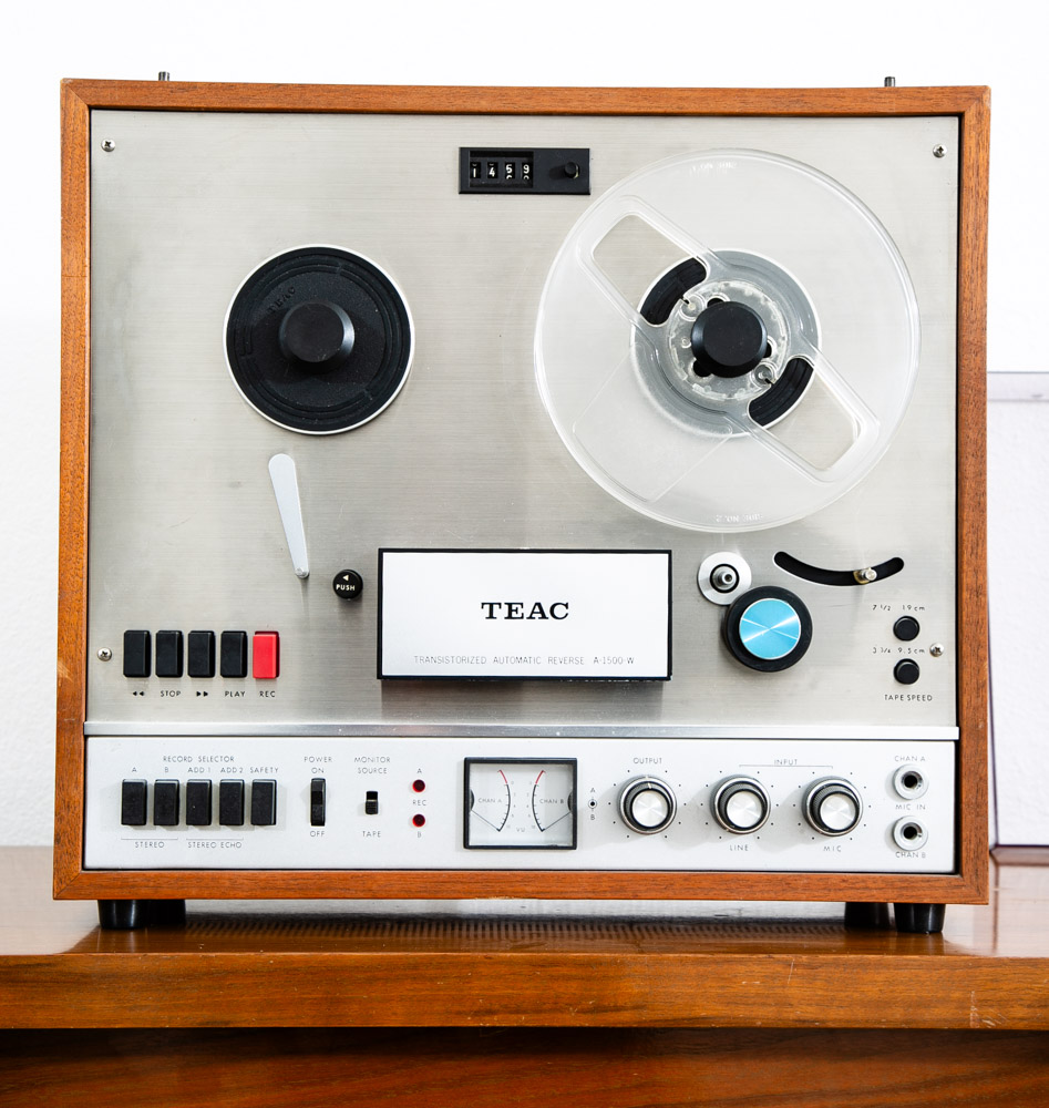 Vintage Reel to Reel Teac A-1500 W Walnut Case 4/2-track 2-channel Table Top Mcm