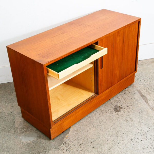 Mid Century Danish Modern Credenza Sideboard Cabinet Teak Poul Hundevad Media - Image 4