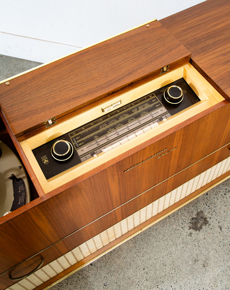 Mid Century Danish Modern Stereo Console Grundig Teak Record Player Radio Hifi - Image 9