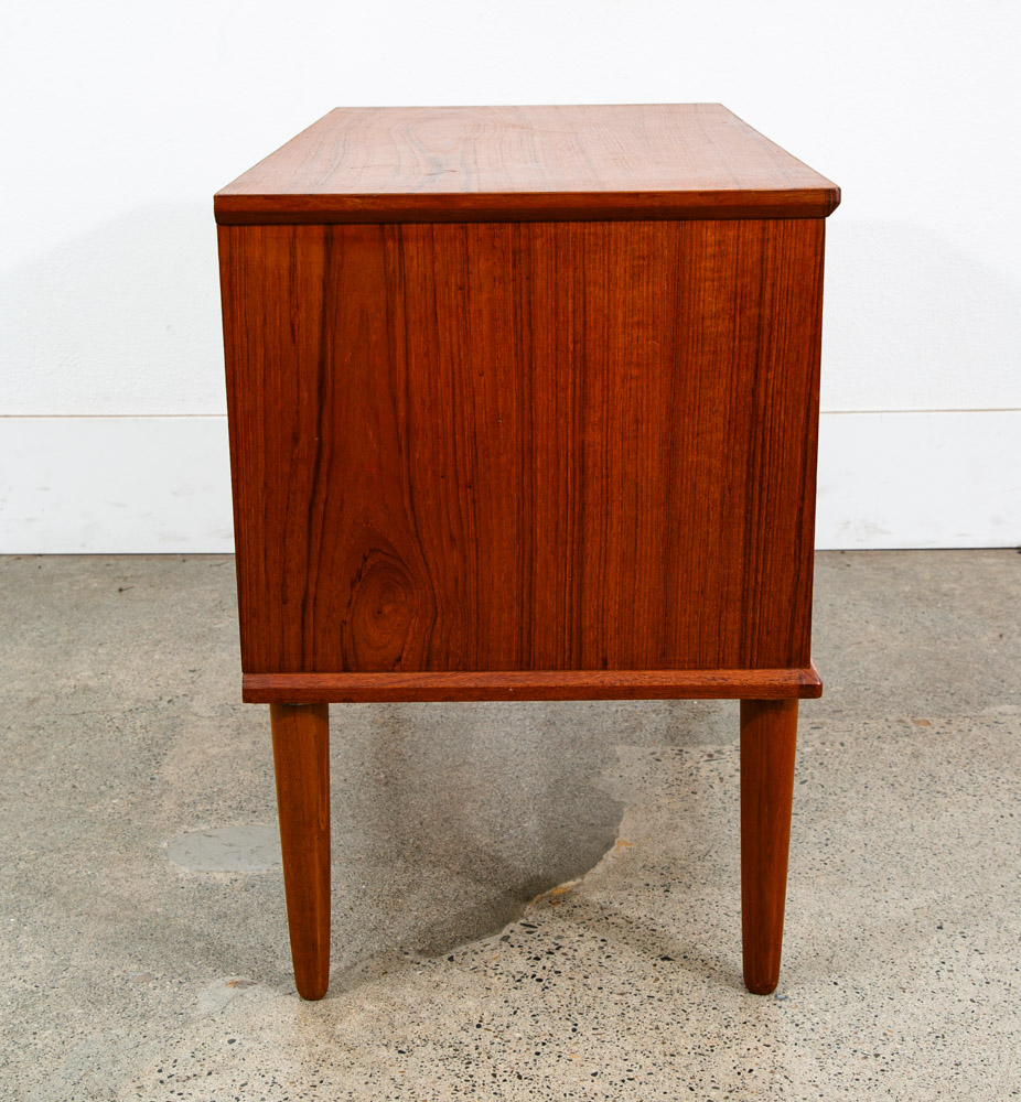 Mid Century Danish Modern Chest Drawers Table 3 drawer Teak Denmark Table Mcm - Image 5