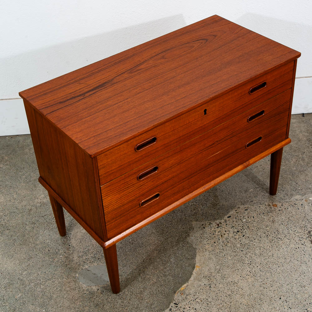 Mid Century Danish Modern Chest Drawers Table 3 drawer Teak Denmark Table Mcm - Image 3