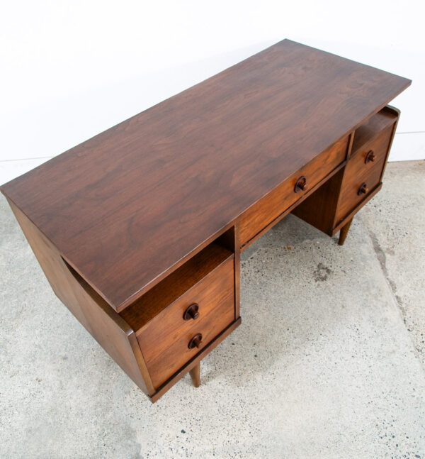 Mid Century Modern Desk Executive 5 Drawer Walnut Wood Restored Mcm Vintage - Image 5