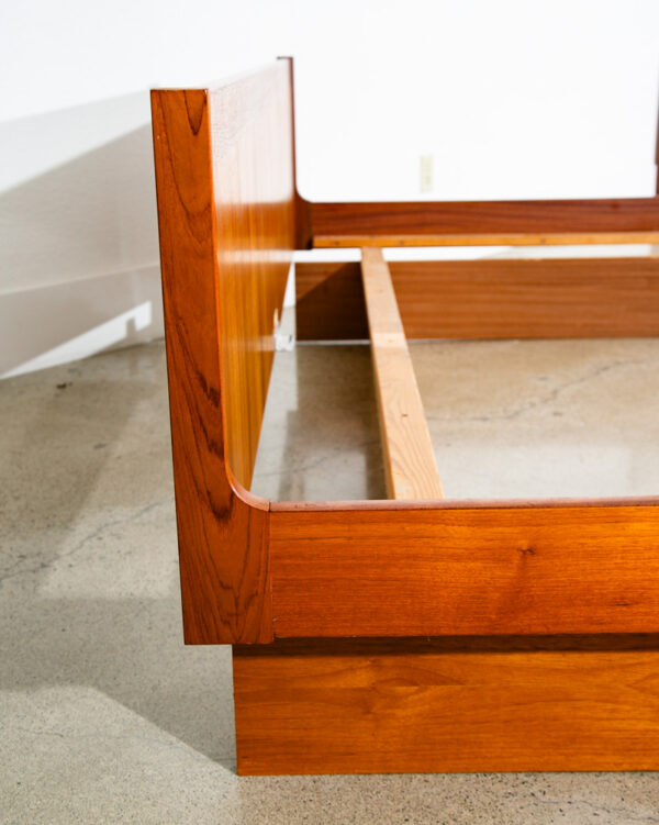 Mid Century Danish Modern Headboard Bed Frame Teak Floating King Size Dyrlund - Image 8