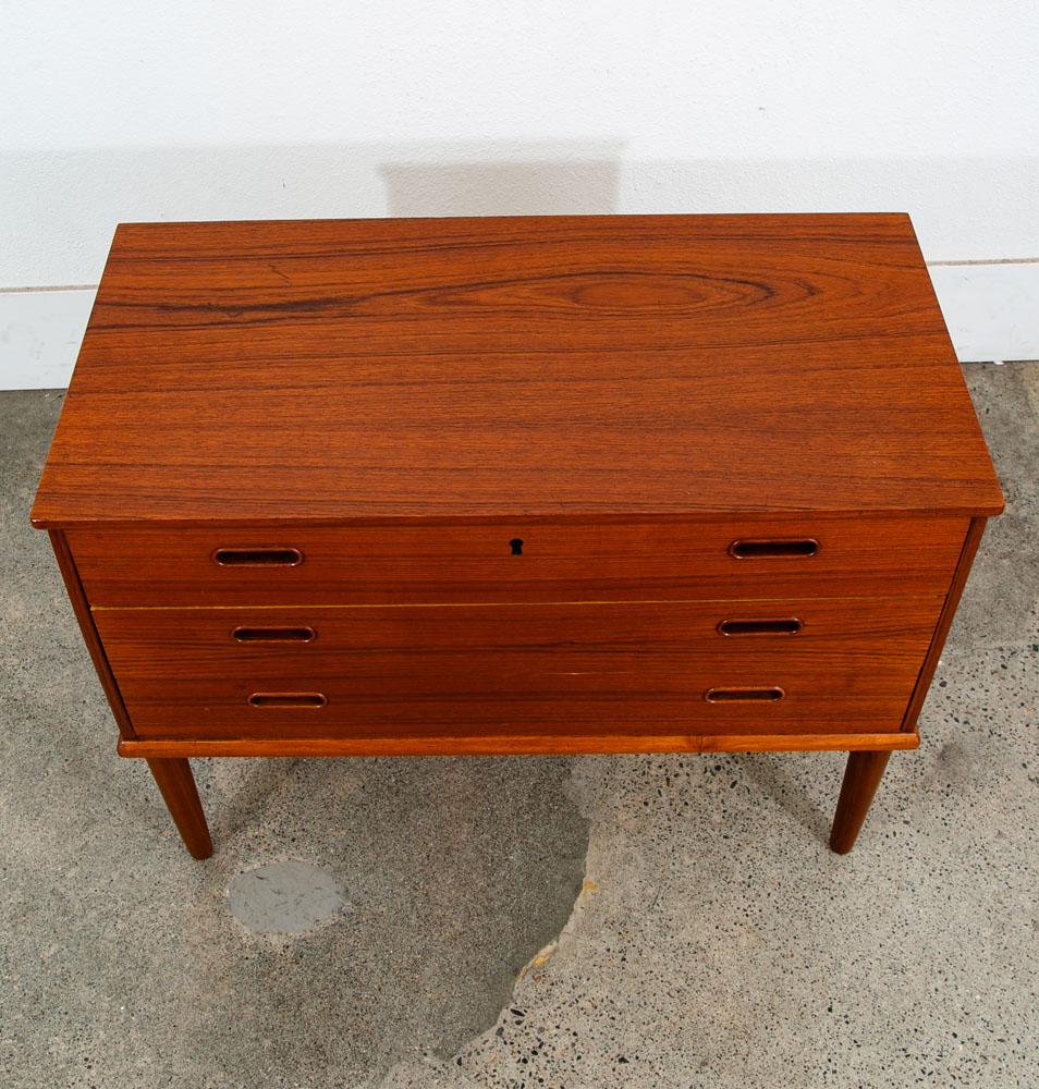 Mid Century Danish Modern Chest Drawers Table 3 drawer Teak Denmark Table Mcm - Image 8