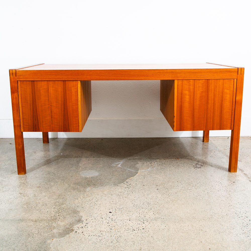 Mid Century Danish Modern Desk Floating 4 Drawer Teak Executive File Large Mcm - Image 9