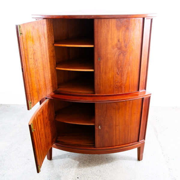 Mid Century Danish Modern Corner Cabinet Unit Teak Round Front 2 Tier Locking - Image 4