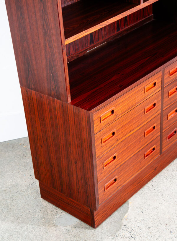 Mid Century Danish Modern Credenza Bookshelf Cabinet 8 Drawer Rosewood Hundevad - Image 9