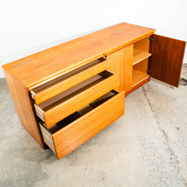 Mid Century Modern Credenza Server Buffet Teak Drawers Doors Denmark Vintage Mcm - Image 5