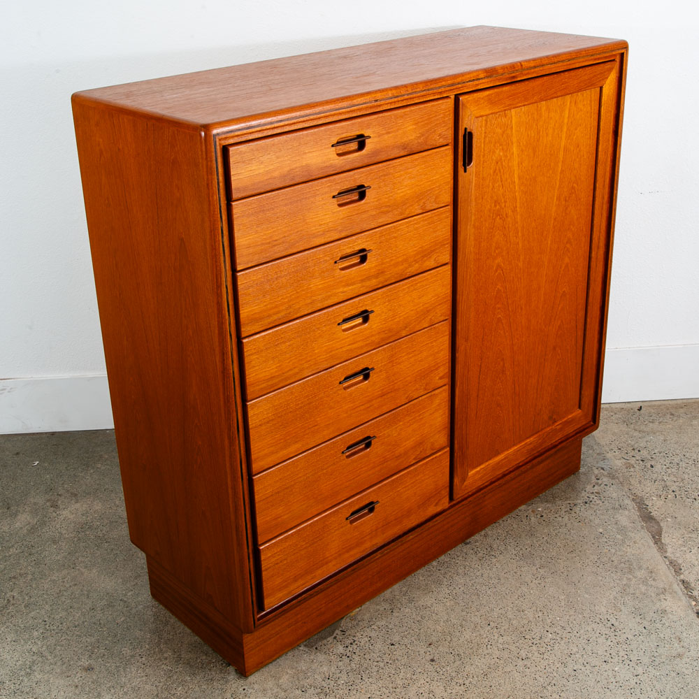 Mid Century Danish Modern Gentlemans Chest Dresser 7 Drawer Teak Shelf Denmark