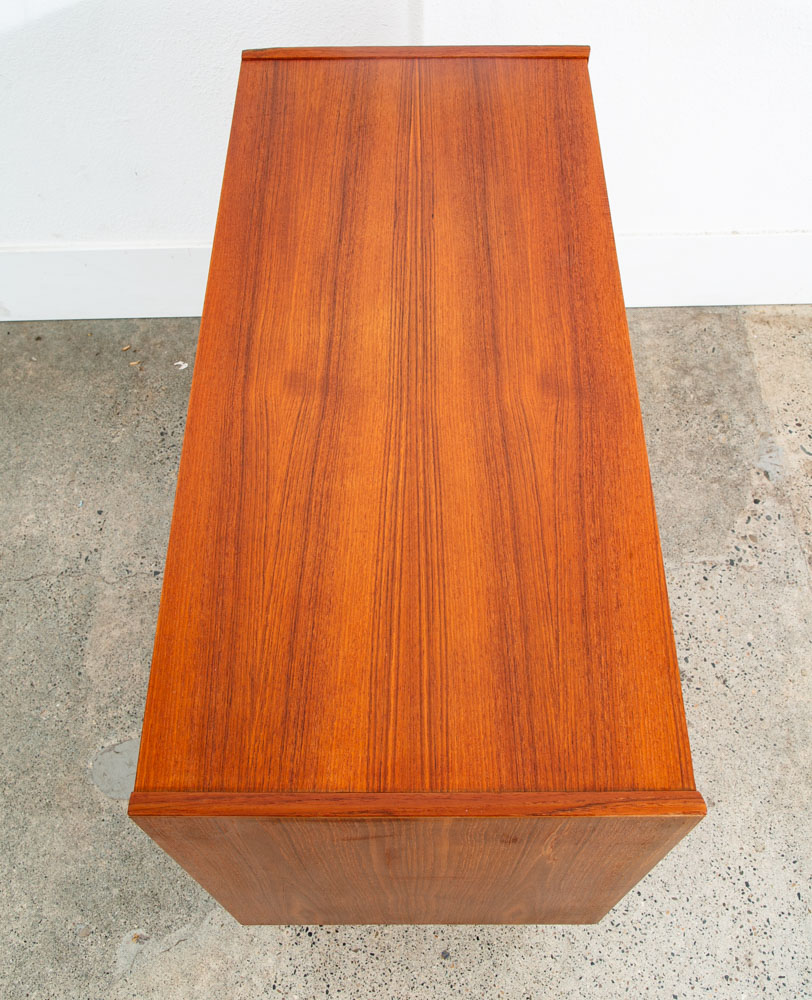 Mid Century Danish Modern Chest Drawers Dresser 4 drawer Teak Wood Denmark Mcm - Image 7