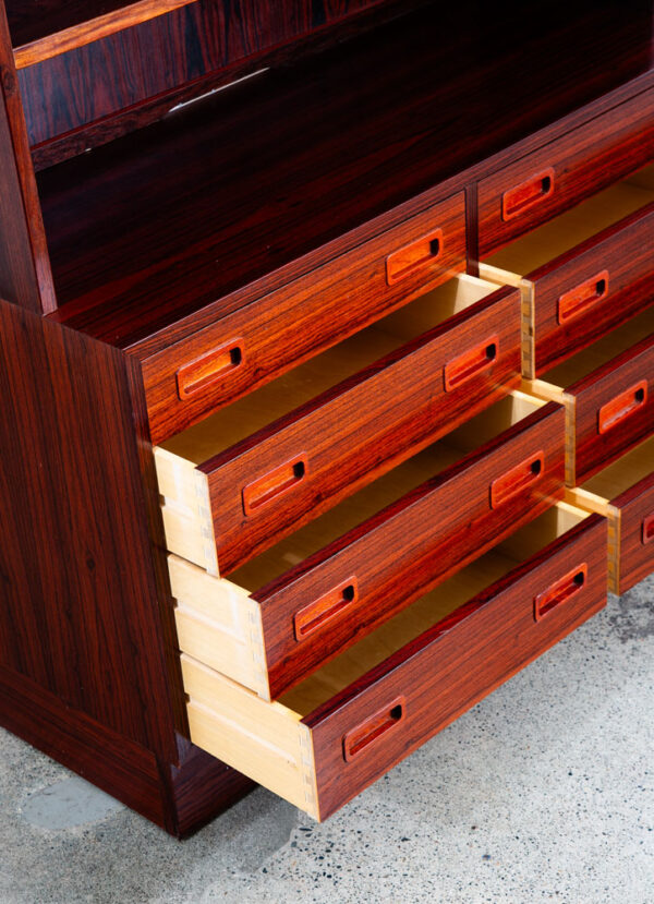 Mid Century Danish Modern Credenza Bookshelf Cabinet 8 Drawer Rosewood Hundevad - Image 10