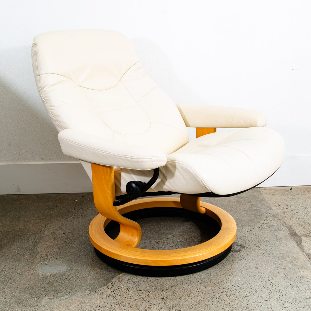 Mid Century Danish Modern Lounge Chair Ekornes Stressless White Ottoman Recliner - Image 8