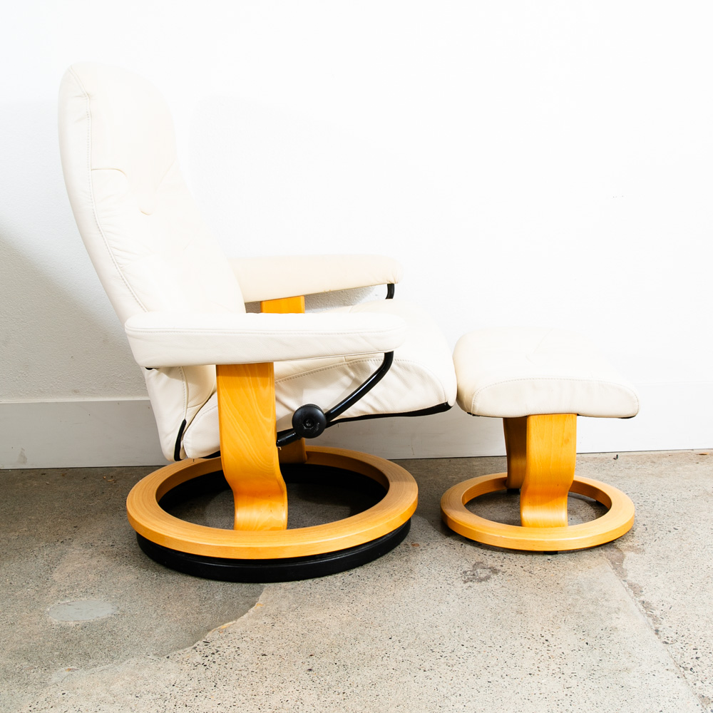 Mid Century Danish Modern Lounge Chair Ekornes Stressless White Ottoman Recliner - Image 3
