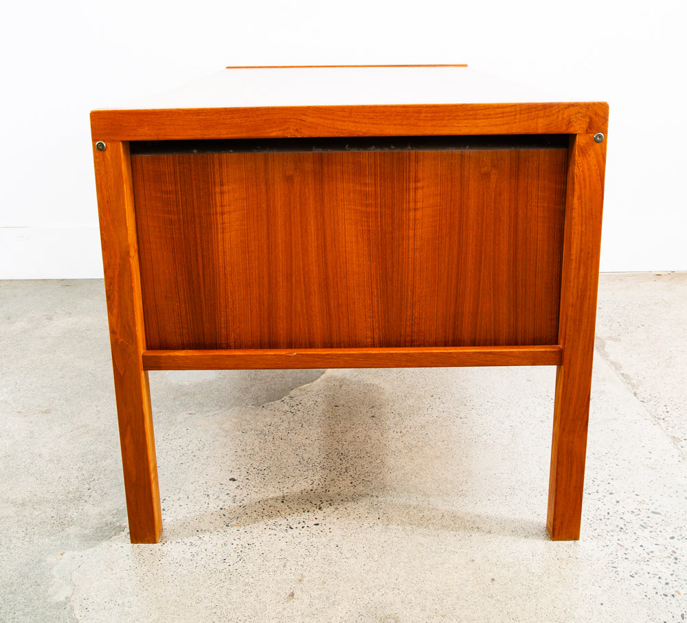 Mid Century Danish Modern Desk Floating 4 Drawer Teak Executive File Large Mcm - Image 3