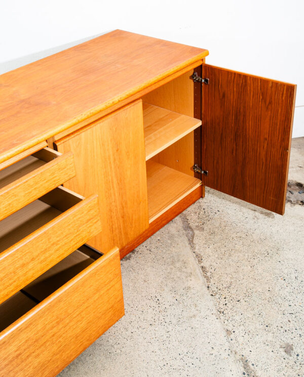 Mid Century Modern Credenza Server Buffet Teak Drawers Doors Denmark Vintage Mcm - Image 8