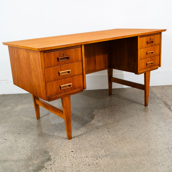 Mid Century Modern Desk Executive Oak Vintage 6 Drawers Denmark Office Bookshelf