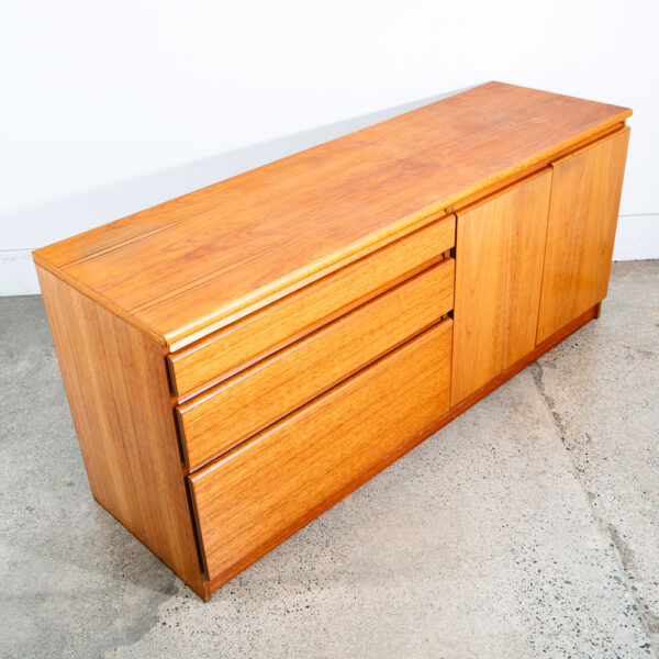 Mid Century Modern Credenza Server Buffet Teak Drawers Doors Denmark Vintage Mcm - Image 11