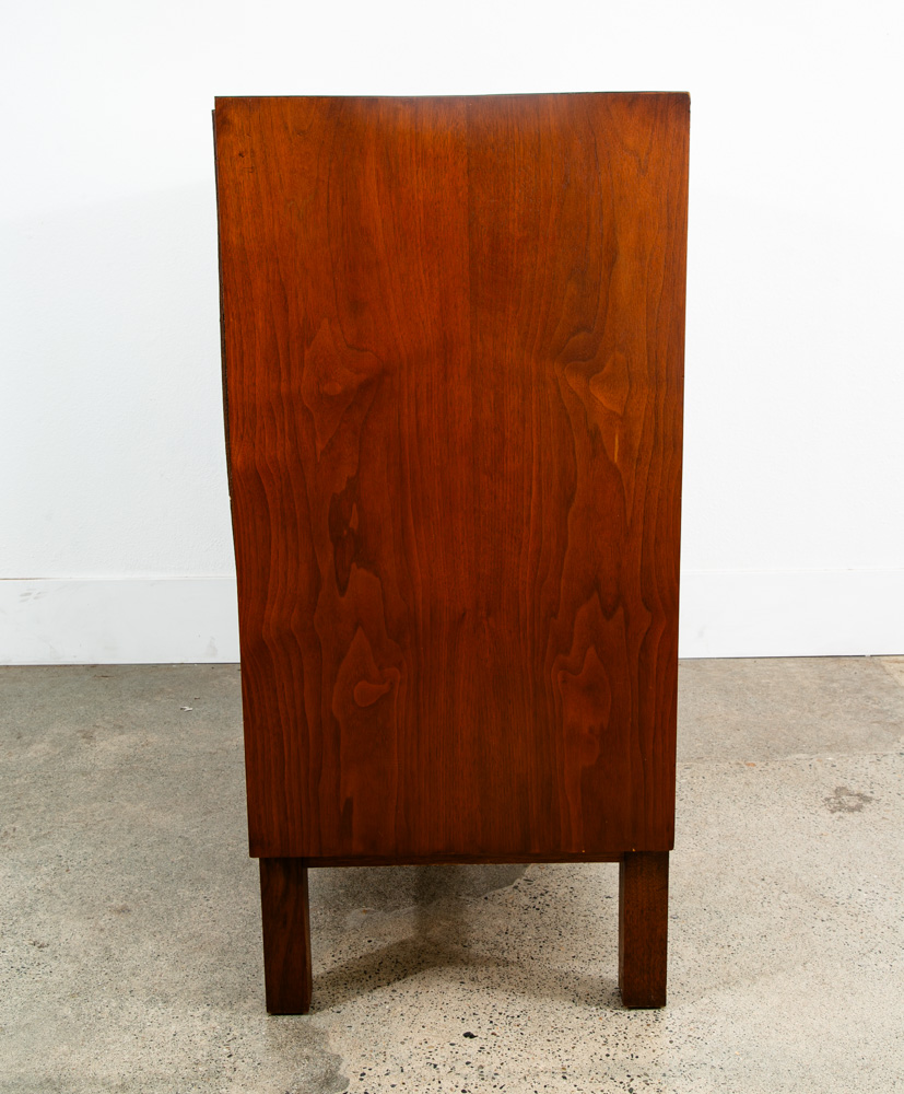 Mid Century Modern Credenza Cabinet Walnut Sliding Doors Storage Media Wood Mcm - Image 4